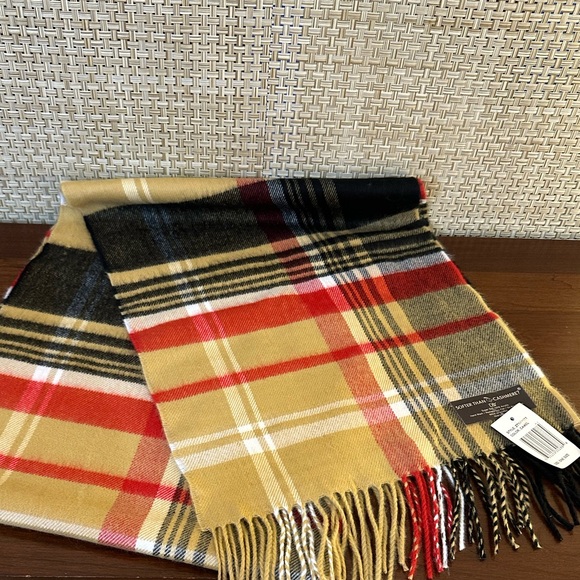 VTG NWT Camel, Red, Black Plaid Softer Than Cashmere Scarf by D&Y - Picture 2 of 7